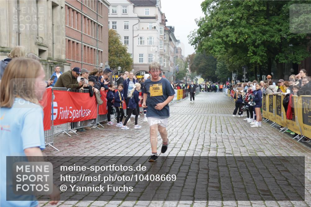 13.09.2026 - Kiel Lauf Yannick Fuchs http://msf.ph/oto/10408669 13.09.2026 09:04:36 Ziel 8583, 2193, 2670, 8088, 7068, 2193 meine-sportfotos.de