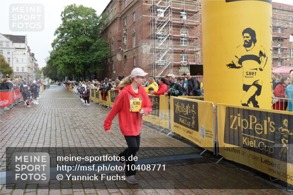 13.09.2026 - Kiel Lauf Yannick Fuchs http://msf.ph/oto/10408771 13.09.2026 09:06:11 Ziel 6365 meine-sportfotos.de