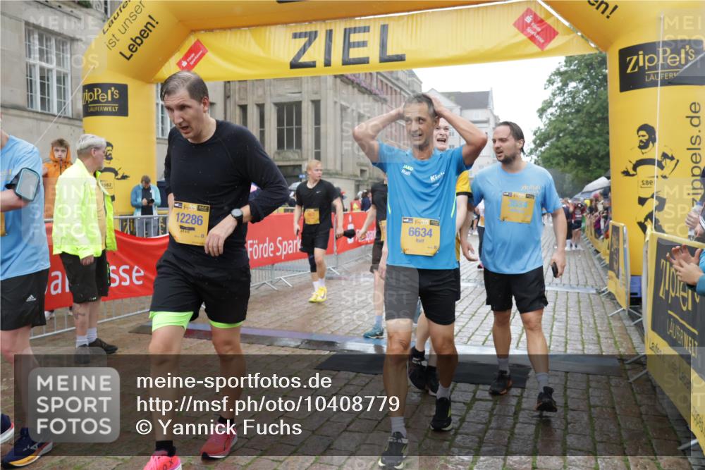 13.09.2026 - Kiel Lauf Yannick Fuchs http://msf.ph/oto/10408779 13.09.2026 10:36:40 Ziel 229, 1534, 1584, 2095, 2425, 2571, 2966, 4692, 5045, 5541, 5574, 6309, 7177, 7312, 8494, 9352, 9554, 11113, 12104, 1003, 1278, 1477, 1653, 2286, 2380, 2425, 2541, 4029, 4078, 4172, 4971, 5466, 6763, 7158, 7252, 7920, 8224, 8242, 8554, 8579, 8743, 8923, 9201, 10045, 10075, 10852, 10860, 11145, 11662, 12022, 990, 1211, 4464, 4928, 8055, 8099, 8760, 9289, 9657, 10317, 10608, 11619, 11867, 867, 1321, 2541, 3634, 4889, 5947, 6634, 6957 meine-sportfotos.de