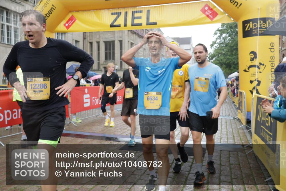 13.09.2026 - Kiel Lauf Yannick Fuchs http://msf.ph/oto/10408782 13.09.2026 10:36:40 Ziel 229, 1534, 1584, 2095, 2425, 2571, 2966, 4692, 5045, 5541, 5574, 6309, 7177, 7312, 8494, 9352, 9554, 11113, 12104, 1003, 1278, 1477, 1653, 2286, 2380, 2425, 2541, 4029, 4078, 4172, 4971, 5466, 6763, 7158, 7252, 7920, 8224, 8242, 8554, 8579, 8743, 8923, 9201, 10045, 10075, 10852, 10860, 11145, 11662, 12022, 990, 1211, 4464, 4928, 8055, 8099, 8760, 9289, 9657, 10317, 10608, 11619, 11867, 867, 1321, 2541, 3634, 4889, 5947, 6634, 6957 meine-sportfotos.de