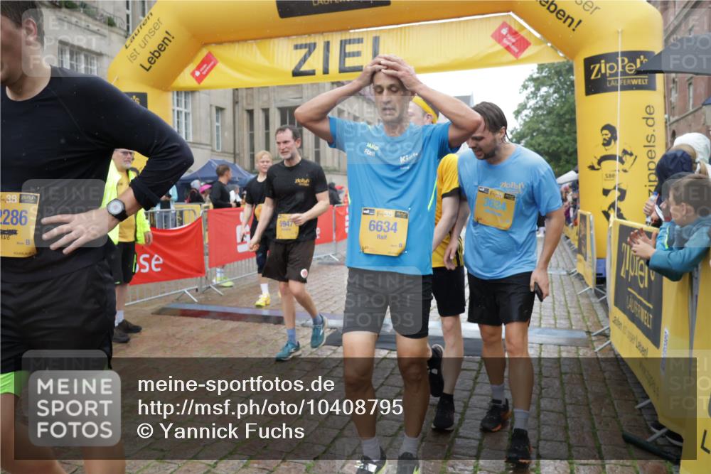 13.09.2026 - Kiel Lauf Yannick Fuchs http://msf.ph/oto/10408795 13.09.2026 10:36:41 Ziel 229, 1534, 1584, 2095, 2571, 2966, 4692, 5045, 5541, 5574, 6309, 7177, 7312, 8494, 9352, 9554, 11113, 12104, 1003, 1278, 1477, 1653, 2286, 2380, 2425, 2541, 4029, 4078, 4172, 4971, 5466, 6763, 7158, 7252, 7920, 8224, 8242, 8554, 8579, 8743, 8923, 9201, 10045, 10075, 10852, 10860, 11145, 11662, 12022, 990, 1211, 4464, 4928, 8055, 8099, 8760, 9289, 9657, 10317, 10608, 11619, 11867, 867, 1321, 2541, 3634, 4889, 5947, 6634, 6957, 8224 meine-sportfotos.de