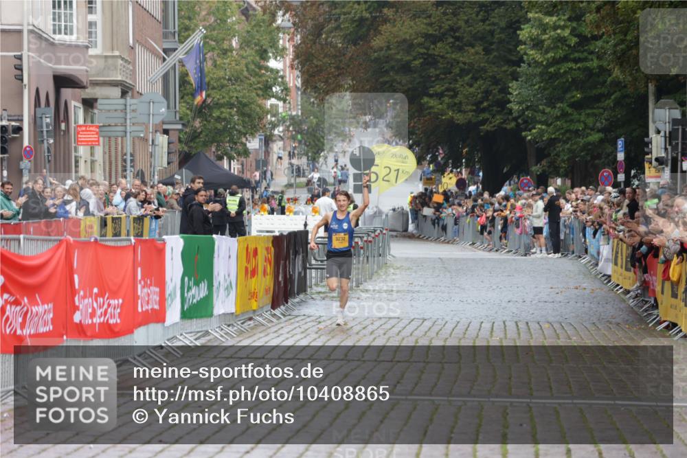 13.09.2026 - Kiel Lauf Yannick Fuchs http://msf.ph/oto/10408865 13.09.2026 09:30:27 Ziel 3232 meine-sportfotos.de