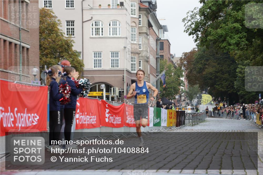 13.09.2026 - Kiel Lauf Yannick Fuchs http://msf.ph/oto/10408884 13.09.2026 09:30:33 Ziel 3232 meine-sportfotos.de