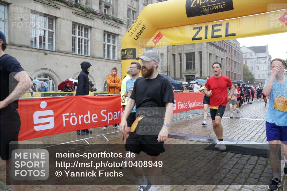 13.09.2026 - Kiel Lauf Yannick Fuchs http://msf.ph/oto/10408949 13.09.2026 10:36:56 Ziel 990, 1211, 4464, 4928, 8055, 8099, 8760, 9289, 9657, 10317, 10608, 11619, 11867, 229, 1278, 1477, 1534, 1584, 2095, 2286, 2380, 2425, 2571, 2966, 4029, 4692, 5045, 5466, 5541, 5574, 6309, 6763, 7177, 7252, 7312, 8242, 8494, 8923, 9352, 9554, 10852, 11113, 12104, 388, 886, 1217, 1313, 2601, 5331, 5471, 6671, 6720, 7729, 7987, 8026, 8162, 8390, 8391, 8463, 8792, 9901, 11101, 11883, 11911, 12311, 12314, 12545, 1477, 1653, 2286, 4078, 7920, 8554, 8743 meine-sportfotos.de