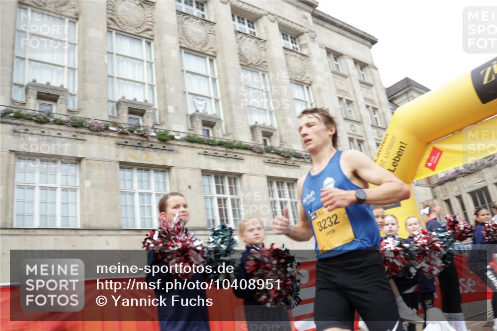 13.09.2026 - Kiel Lauf Yannick Fuchs http://msf.ph/oto/10408951 13.09.2026 09:30:37 Ziel 3232, 12703 meine-sportfotos.de