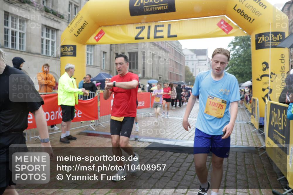 13.09.2026 - Kiel Lauf Yannick Fuchs http://msf.ph/oto/10408957 13.09.2026 10:36:57 Ziel 990, 1211, 4464, 4928, 8055, 8099, 8390, 8391, 8760, 9289, 9657, 10317, 10608, 11619, 11867, 229, 1278, 1534, 1584, 2095, 2286, 2380, 2425, 2571, 2966, 4029, 4692, 5045, 5466, 5541, 5574, 6309, 6763, 7177, 7252, 7312, 8242, 8494, 8760, 8923, 9352, 9554, 10852, 11113, 11619, 12104, 388, 886, 1217, 1313, 2601, 5331, 5471, 6671, 6720, 7729, 7987, 8026, 8162, 8463, 8792, 9901, 11101, 11883, 11911, 12311, 12314, 12545, 12742, 1477, 1653, 2286, 4078, 7920, 8554 meine-sportfotos.de