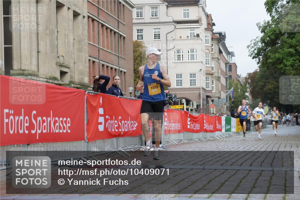 13.09.2026 - Kiel Lauf Yannick Fuchs http://msf.ph/oto/10409071 13.09.2026 09:31:33 Ziel 1519, 5339, 6685, 1515, 2409, 12703 meine-sportfotos.de