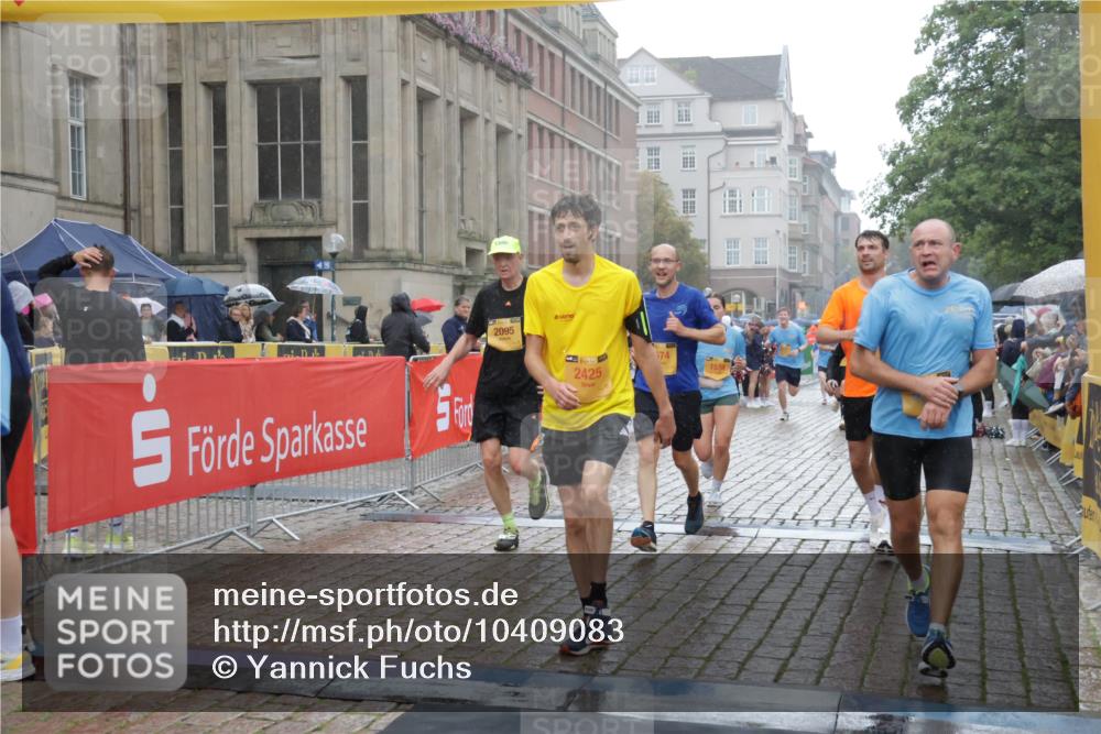 13.09.2026 - Kiel Lauf Yannick Fuchs http://msf.ph/oto/10409083 13.09.2026 10:37:08 Ziel 388, 886, 990, 4928, 5331, 5471, 6671, 7987, 8162, 8390, 8391, 8463, 8792, 9289, 9901, 11101, 11883, 11911, 12311, 12314, 12545, 229, 1211, 1534, 1584, 2095, 2571, 2966, 4464, 4692, 4928, 5541, 5574, 6309, 7177, 7312, 8055, 8099, 8494, 8760, 9289, 9352, 9554, 9657, 10317, 10608, 11113, 11619, 11867, 12104, 176, 595, 1142, 1217, 1313, 1479, 2601, 2925, 3137, 5262, 6720, 7640, 7729, 8026, 8515, 8628, 8820, 9208, 9435, 9540, 9977, 11748, 12742, 1278, 1534, 1584, 2380, 2425 meine-sportfotos.de