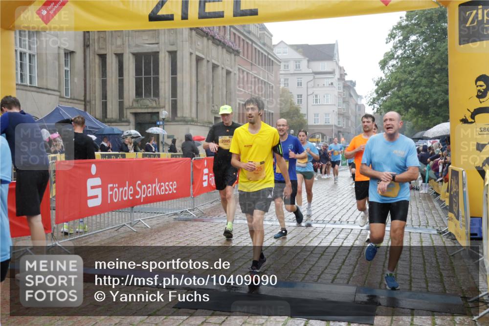 13.09.2026 - Kiel Lauf Yannick Fuchs http://msf.ph/oto/10409090 13.09.2026 10:37:08 Ziel 388, 886, 990, 4928, 5331, 5471, 6671, 7987, 8162, 8390, 8391, 8463, 8792, 9289, 9901, 11101, 11883, 11911, 12311, 12314, 12545, 229, 1211, 1534, 1584, 2095, 2571, 2966, 4464, 4692, 4928, 5541, 5574, 6309, 7177, 7312, 8055, 8099, 8494, 8760, 9289, 9352, 9554, 9657, 10317, 10608, 11113, 11619, 11867, 12104, 176, 595, 1142, 1217, 1313, 1479, 2601, 2925, 3137, 5262, 6720, 7640, 7729, 8026, 8515, 8628, 8820, 9208, 9435, 9540, 9977, 11748, 12742, 1278, 1534, 1584, 2380, 2425 meine-sportfotos.de