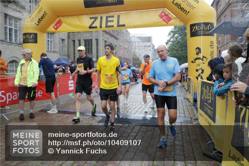 13.09.2026 - Kiel Lauf Yannick Fuchs http://msf.ph/oto/10409107 13.09.2026 10:37:09 Ziel 388, 886, 990, 5331, 5471, 6671, 7729, 7987, 8026, 8162, 8390, 8391, 8463, 8792, 9901, 11101, 11883, 11911, 12311, 12314, 12545, 229, 990, 1211, 1534, 2571, 2966, 4464, 4692, 4928, 5541, 5574, 6309, 7177, 7312, 8055, 8099, 8494, 8760, 9289, 9352, 9554, 9657, 10317, 10608, 11619, 11867, 12104, 176, 595, 1142, 1217, 1313, 1479, 2601, 2925, 3137, 5262, 6720, 7640, 8515, 8567, 8628, 8820, 9208, 9435, 9540, 9977, 11748, 12742, 1534, 1584, 2380, 2425 meine-sportfotos.de