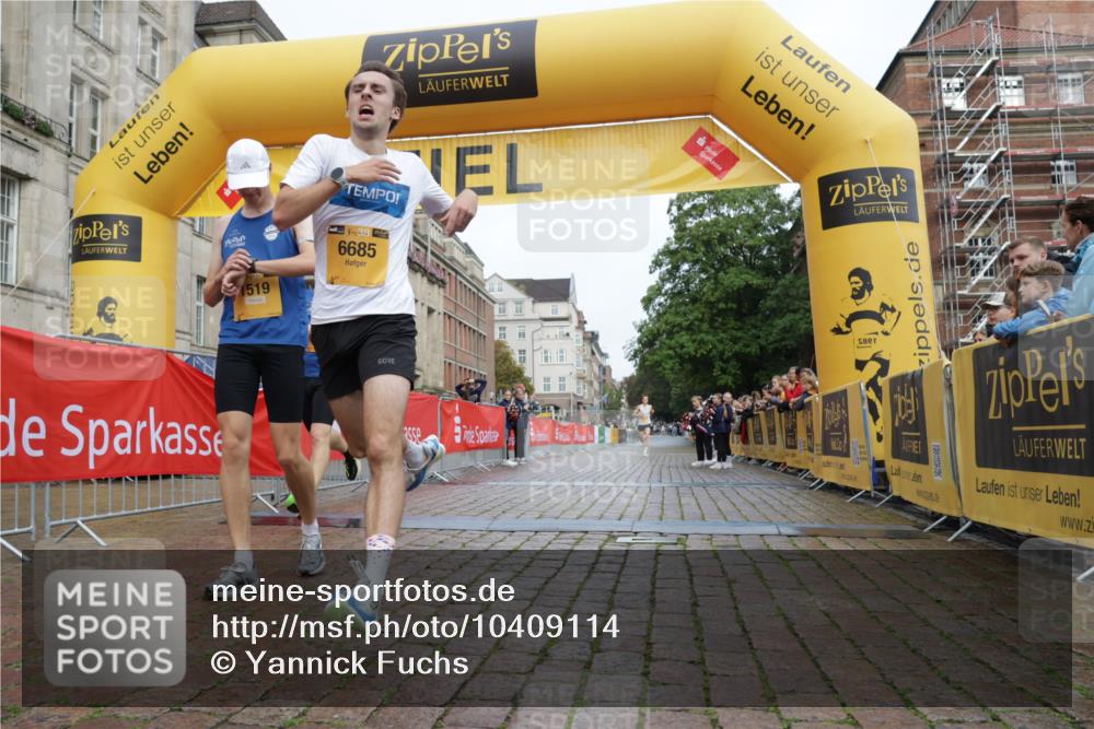 13.09.2026 - Kiel Lauf Yannick Fuchs http://msf.ph/oto/10409114 13.09.2026 09:31:38 Ziel 1519, 2409, 5339, 6685, 1515, 12703 meine-sportfotos.de