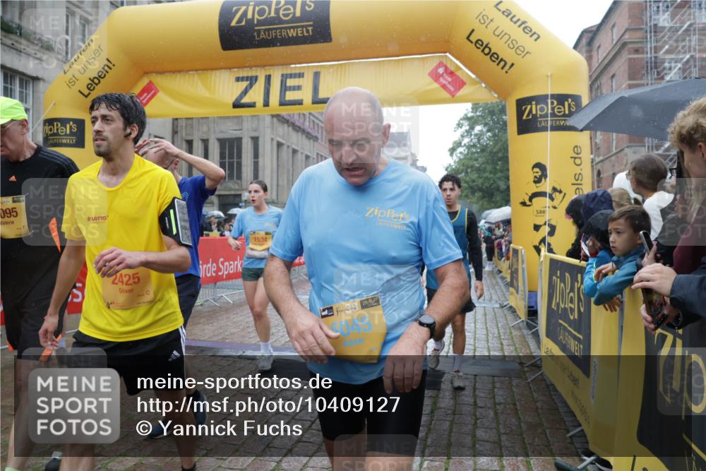 13.09.2026 - Kiel Lauf Yannick Fuchs http://msf.ph/oto/10409127 13.09.2026 10:37:11 Ziel 388, 886, 1217, 1313, 2601, 5331, 5471, 6671, 6720, 7729, 7987, 8026, 8162, 8390, 8391, 8463, 8792, 9901, 11101, 11883, 11911, 12311, 12314, 12545, 229, 990, 1211, 2571, 2966, 4464, 4692, 4928, 5541, 6309, 7177, 7312, 8055, 8099, 8494, 8760, 9289, 9352, 9554, 9657, 10317, 10608, 11619, 11867, 12104, 176, 595, 1142, 1479, 2925, 3137, 4375, 4521, 5262, 7640, 8146, 8515, 8567, 8628, 8820, 9208, 9435, 9540, 9977, 10393, 11685, 11748, 12742, 1534, 1584, 2425 meine-sportfotos.de