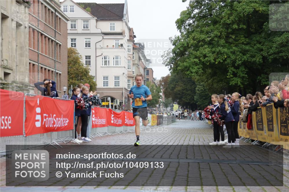 13.09.2026 - Kiel Lauf Yannick Fuchs http://msf.ph/oto/10409133 13.09.2026 09:31:46 Ziel 1515, 2409, 1519, 5339, 6685 meine-sportfotos.de