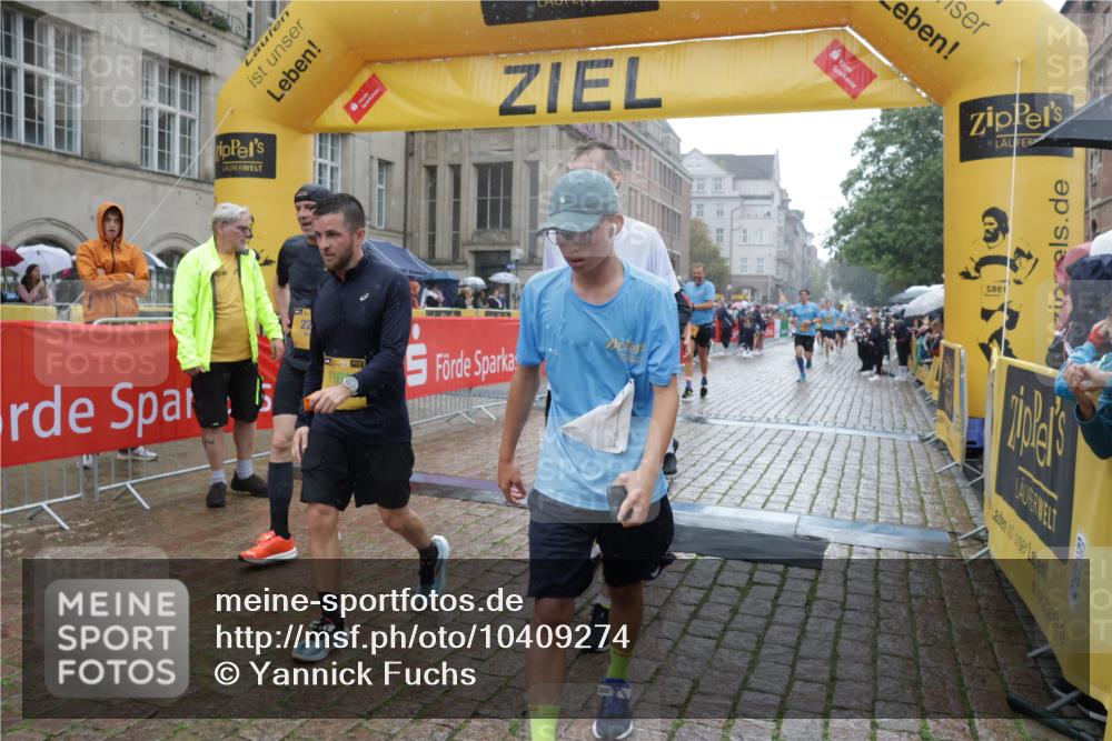 13.09.2026 - Kiel Lauf Yannick Fuchs http://msf.ph/oto/10409274 13.09.2026 10:37:26 Ziel 176, 595, 1142, 1479, 2601, 2925, 3137, 4375, 4521, 5262, 6720, 7640, 8146, 8515, 8567, 8628, 8820, 9208, 9435, 9540, 9977, 10393, 11685, 11748, 12742, 388, 886, 990, 1211, 1217, 1313, 2601, 4928, 5331, 5471, 6671, 6720, 7729, 7987, 8026, 8099, 8162, 8390, 8391, 8463, 8792, 9289, 9657, 9901, 10317, 10608, 11101, 11867, 11883, 11911, 12311, 12314, 12545, 1041, 1707, 3028, 3860, 3981, 4877, 5850, 6133, 6230, 6511, 6705, 6796, 7129, 7355, 7732, 10952, 229 meine-sportfotos.de