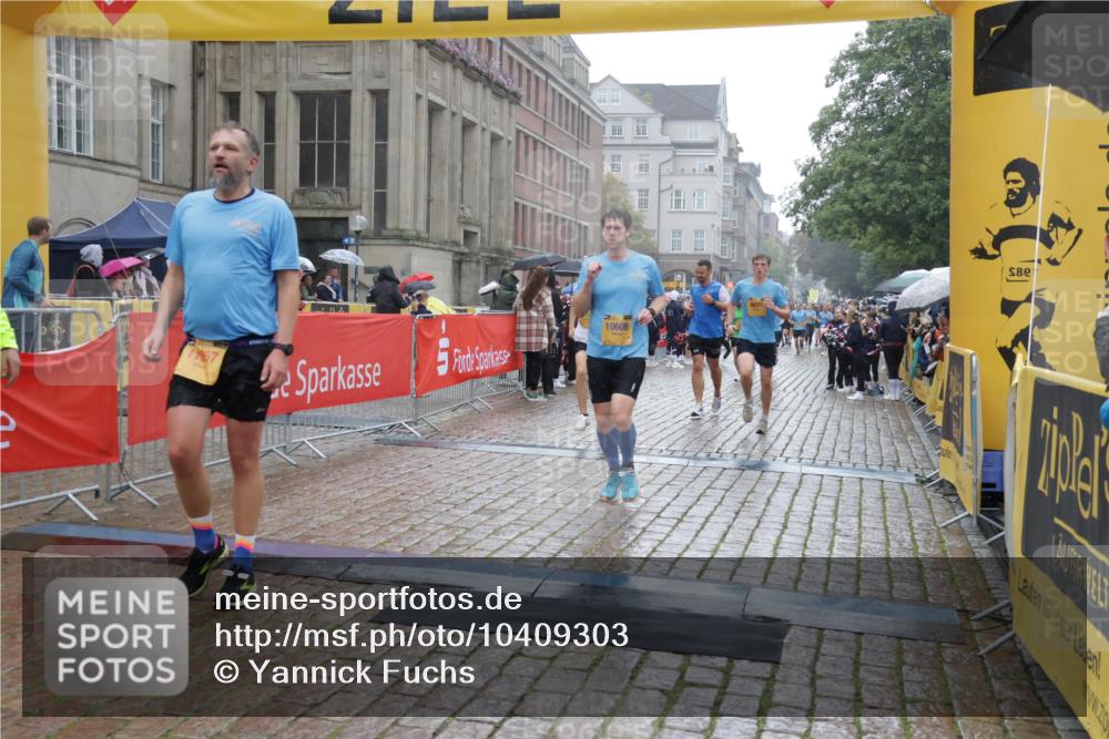 13.09.2026 - Kiel Lauf Yannick Fuchs http://msf.ph/oto/10409303 13.09.2026 10:37:29 Ziel 176, 595, 1142, 1479, 2925, 3028, 3137, 3981, 4375, 4521, 4877, 5262, 6705, 6796, 8146, 8515, 8567, 8628, 8820, 9208, 9540, 9977, 10393, 10952, 11685, 11748, 388, 886, 990, 1211, 1217, 1313, 2601, 2925, 4928, 5331, 5471, 6671, 6720, 7640, 7729, 7987, 8026, 8099, 8162, 8390, 8391, 8463, 8628, 8792, 9208, 9289, 9435, 9657, 9901, 10317, 11101, 11883, 11911, 12311, 12314, 12545, 12742, 453, 1041, 1481, 1700, 1707, 3860, 5357, 5429, 5850, 6133, 6230, 6511, 7129, 7355, 7732 meine-sportfotos.de