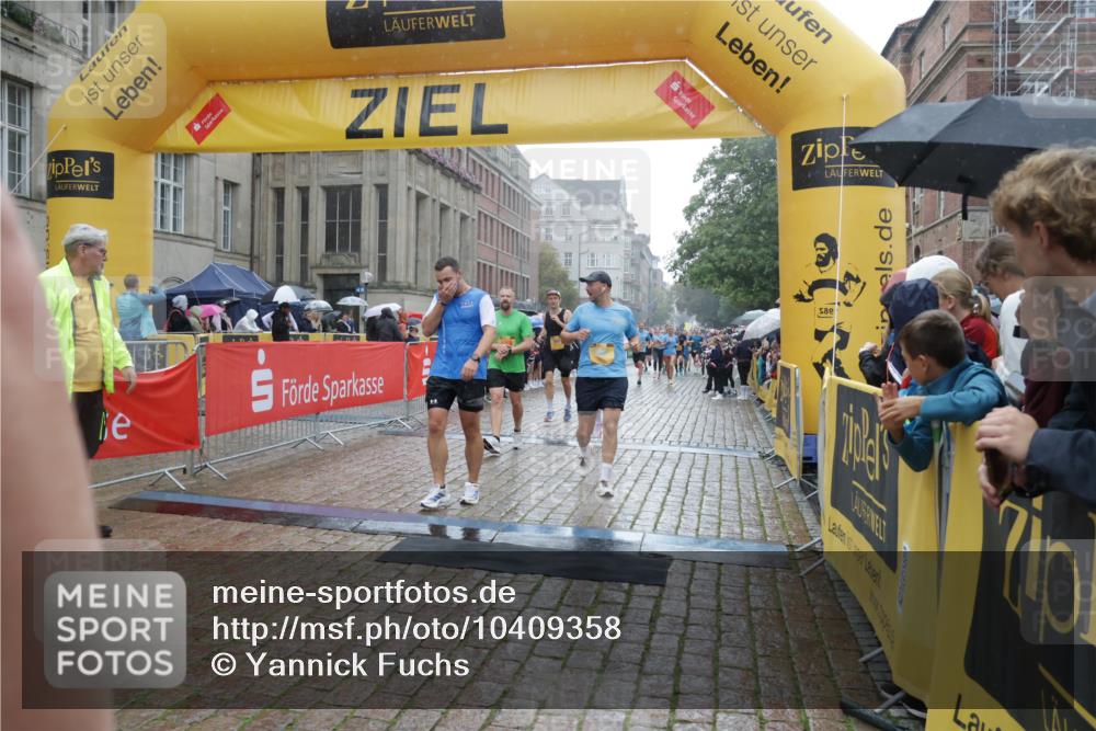 13.09.2026 - Kiel Lauf Yannick Fuchs http://msf.ph/oto/10409358 13.09.2026 10:37:33 Ziel 1479, 3028, 3137, 3981, 4375, 4521, 4877, 5262, 6511, 6705, 6796, 7129, 7355, 8146, 8567, 8820, 9540, 10393, 10952, 11685, 176, 388, 595, 886, 990, 1142, 1217, 1313, 2601, 2925, 4928, 5331, 5471, 6671, 6720, 7640, 7729, 7987, 8026, 8162, 8390, 8391, 8463, 8515, 8628, 8792, 8820, 9208, 9289, 9435, 9540, 9901, 9977, 11101, 11748, 11883, 11911, 12311, 12314, 12545, 12742, 228, 453, 1041, 1481, 1700, 1707, 2361, 3860, 4255, 4540, 5357, 5429, 5831, 5850, 6133, 6230, 7732 meine-sportfotos.de