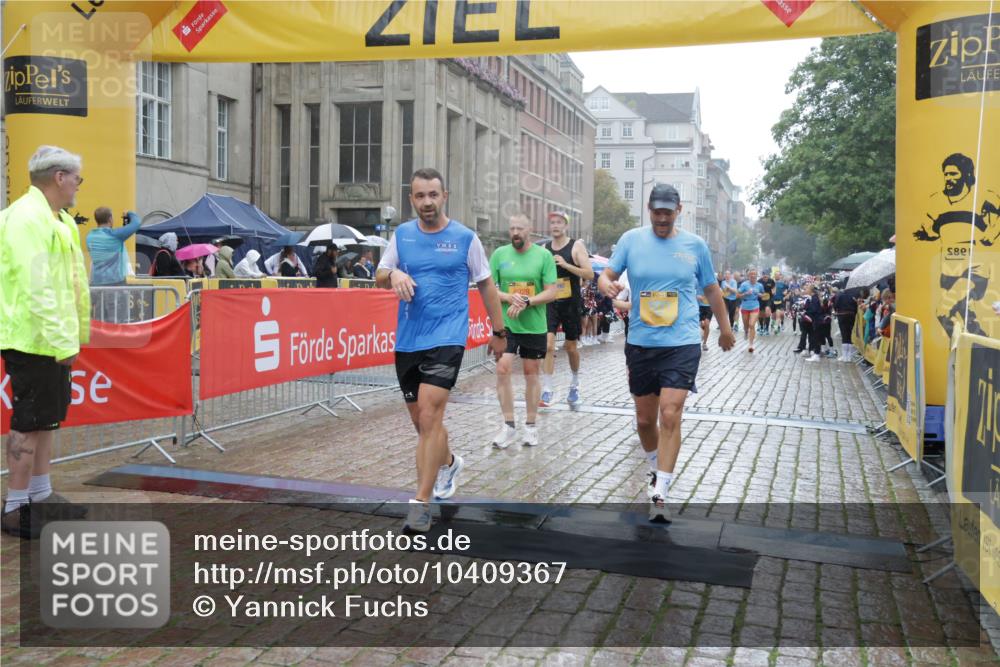 13.09.2026 - Kiel Lauf Yannick Fuchs http://msf.ph/oto/10409367 13.09.2026 10:37:34 Ziel 1479, 3028, 3137, 3981, 4375, 4521, 4877, 5262, 6511, 6705, 6796, 7129, 7355, 8146, 8567, 10393, 10952, 11685, 176, 388, 595, 886, 990, 1142, 1217, 1313, 2601, 2925, 5331, 5471, 6671, 6720, 7640, 7729, 7987, 8026, 8162, 8390, 8391, 8463, 8515, 8628, 8792, 8820, 9208, 9435, 9540, 9901, 9977, 11101, 11748, 11883, 11911, 12311, 12314, 12545, 12742, 228, 453, 1041, 1326, 1481, 1700, 1707, 2358, 2361, 3860, 4255, 4540, 5357, 5429, 5831, 5850, 6133, 6230, 7732 meine-sportfotos.de