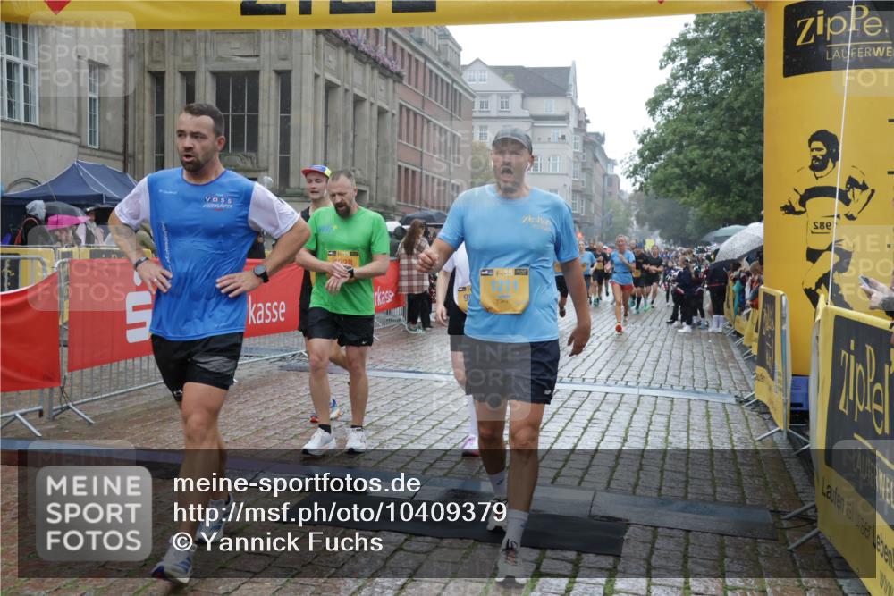 13.09.2026 - Kiel Lauf Yannick Fuchs http://msf.ph/oto/10409379 13.09.2026 10:37:35 Ziel 1479, 3028, 3137, 3981, 4375, 4521, 4877, 5262, 5850, 6511, 6705, 6796, 7129, 7355, 8146, 8567, 10393, 10952, 11685, 12424, 176, 388, 595, 886, 1142, 1217, 1313, 1479, 2601, 2925, 5331, 5471, 6671, 6720, 7640, 7729, 7987, 8026, 8162, 8390, 8391, 8463, 8515, 8628, 8792, 8820, 9208, 9435, 9540, 9901, 9977, 11101, 11748, 11883, 11911, 12311, 12314, 12545, 12742, 228, 453, 1041, 1326, 1481, 1700, 1707, 2358, 2361, 3860, 4255, 4540, 5357, 5429, 5831, 6133, 6230, 7732 meine-sportfotos.de
