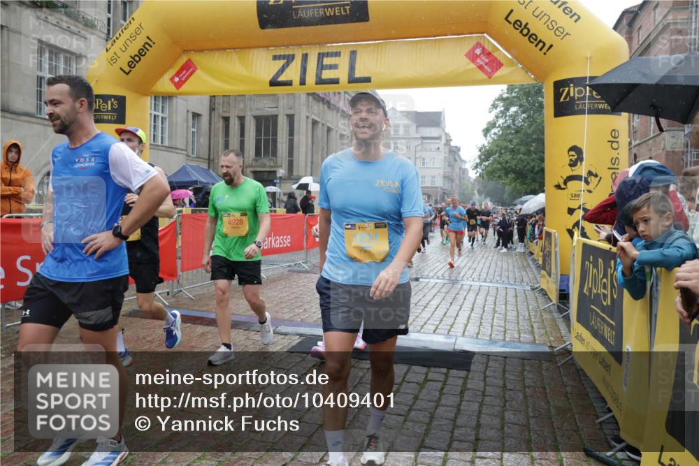 13.09.2026 - Kiel Lauf Yannick Fuchs http://msf.ph/oto/10409401 13.09.2026 10:37:36 Ziel 1707, 3028, 3137, 3981, 4375, 4521, 4877, 5262, 5850, 6133, 6511, 6705, 6796, 7129, 7355, 8146, 8567, 10393, 10952, 11685, 12424, 176, 388, 595, 886, 1142, 1217, 1313, 1479, 2601, 2925, 3137, 5262, 5331, 5471, 6671, 6720, 7640, 7729, 7987, 8026, 8162, 8390, 8391, 8463, 8515, 8628, 8792, 8820, 9208, 9435, 9540, 9901, 9977, 11101, 11748, 11883, 11911, 12311, 12314, 12545, 12742, 228, 453, 1041, 1326, 1481, 1700, 2358, 2361, 3860, 4255, 4540, 5357, 5429, 5831, 6230, 7732 meine-sportfotos.de