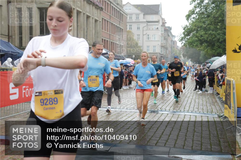 13.09.2026 - Kiel Lauf Yannick Fuchs http://msf.ph/oto/10409410 13.09.2026 10:37:38 Ziel 1707, 3028, 3981, 4375, 4521, 4877, 5850, 6133, 6230, 6511, 6705, 6796, 7129, 7355, 8146, 8567, 9138, 10393, 10952, 11685, 12424, 176, 388, 595, 886, 1142, 1217, 1313, 1479, 2601, 2925, 3137, 5262, 5331, 5471, 6671, 6720, 7640, 7729, 7987, 8026, 8162, 8463, 8515, 8628, 8792, 8820, 9208, 9435, 9540, 9901, 9977, 11101, 11748, 11883, 11911, 12311, 12314, 12545, 12742, 228, 453, 701, 1041, 1326, 1481, 1700, 2358, 2361, 3860, 4255, 4540, 5357, 5429, 5831, 7732 meine-sportfotos.de