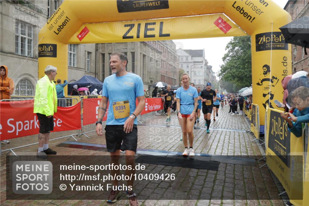 13.09.2026 - Kiel Lauf Yannick Fuchs http://msf.ph/oto/10409426 13.09.2026 10:37:40 Ziel 1707, 3028, 3981, 4375, 4521, 4877, 5850, 6133, 6230, 6511, 6705, 6796, 7129, 7355, 7732, 8146, 9138, 9431, 10393, 10952, 11685, 12424, 176, 388, 595, 886, 1142, 1217, 1313, 1479, 2601, 2925, 3137, 4375, 5262, 5331, 5471, 6671, 6720, 7640, 7729, 7987, 8026, 8146, 8463, 8515, 8567, 8628, 8792, 8820, 9208, 9435, 9540, 9901, 9977, 11101, 11685, 11748, 11911, 12311, 12314, 12545, 12742, 228, 453, 701, 1041, 1326, 1481, 1700, 2358, 2361, 3860, 4255, 4540, 5357, 5429, 5831, 5972 meine-sportfotos.de