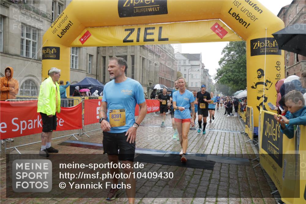 13.09.2026 - Kiel Lauf Yannick Fuchs http://msf.ph/oto/10409430 13.09.2026 10:37:40 Ziel 1707, 3028, 3981, 4375, 4521, 4877, 5850, 6133, 6230, 6511, 6705, 6796, 7129, 7355, 7732, 8146, 9138, 9431, 10393, 10952, 11685, 12424, 176, 388, 595, 886, 1142, 1217, 1313, 1479, 2601, 2925, 3137, 4375, 5262, 5331, 5471, 6671, 6720, 7640, 7729, 7987, 8026, 8146, 8463, 8515, 8567, 8628, 8792, 8820, 9208, 9435, 9540, 9901, 9977, 11101, 11685, 11748, 11911, 12311, 12314, 12545, 12742, 228, 453, 701, 1041, 1326, 1481, 1700, 2358, 2361, 3860, 4255, 4540, 5357, 5429, 5831, 5972 meine-sportfotos.de