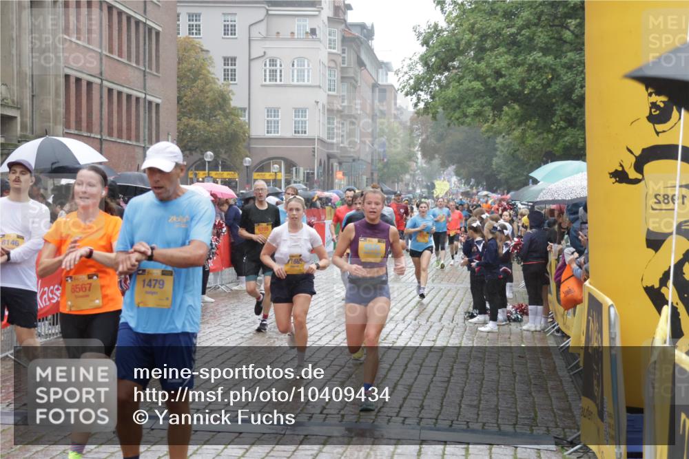 13.09.2026 - Kiel Lauf Yannick Fuchs http://msf.ph/oto/10409434 13.09.2026 10:38:04 Ziel 265, 701, 861, 1193, 1326, 2358, 2538, 2792, 3566, 4226, 4832, 5122, 5972, 6463, 6675, 7775, 7830, 8560, 9250, 11168, 228, 453, 1041, 1326, 1481, 1700, 1707, 2358, 2361, 3028, 3860, 3981, 4255, 4375, 4521, 4540, 4877, 5357, 5429, 5831, 5850, 6133, 6230, 6511, 6705, 6796, 6964, 7129, 7355, 7732, 8146, 8567, 9138, 9230, 9431, 10393, 10952, 11685, 12015, 12424, 1974, 2275, 2897, 3307, 4009, 4411, 4465, 5048, 5136, 5425, 5440, 5706, 6769, 6774, 7130, 7682, 8573, 9246, 9993, 176 meine-sportfotos.de