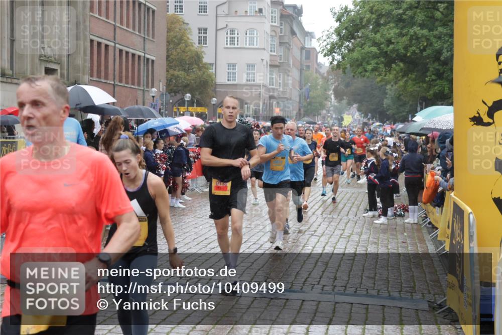 13.09.2026 - Kiel Lauf Yannick Fuchs http://msf.ph/oto/10409499 13.09.2026 10:38:17 Ziel 861, 1193, 2275, 2897, 3307, 4009, 4411, 4465, 5048, 5122, 5136, 5425, 5706, 6463, 6769, 6774, 7130, 7682, 7830, 8573, 9993, 10439, 10849, 10959, 12276, 12313, 12674, 12776, 228, 265, 453, 701, 1041, 1326, 1481, 1700, 2358, 2361, 2538, 2792, 3566, 3860, 4226, 4255, 4540, 4832, 5357, 5429, 5831, 5972, 6230, 6675, 6964, 7732, 7775, 7830, 8560, 9138, 9230, 9250, 9431, 11168, 12015, 69, 197, 1192, 1974, 2505, 4052, 4241, 4514, 4659, 5440, 5780, 5982, 7235, 9246 meine-sportfotos.de