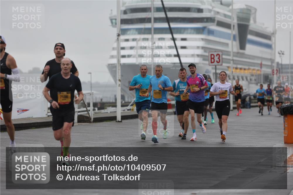 13.09.2026 - Kiel Lauf Andreas Tolksdorf http://msf.ph/oto/10409507 13.09.2026 11:42:30 Kiellinie 3967, 7186, 12772, 3, 3643, 856, 2 meine-sportfotos.de