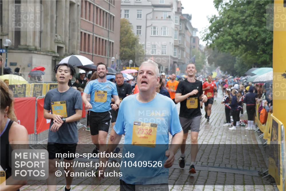 13.09.2026 - Kiel Lauf Yannick Fuchs http://msf.ph/oto/10409526 13.09.2026 10:38:21 Ziel 1974, 2275, 2897, 3307, 4009, 4411, 4465, 5048, 5136, 5425, 5440, 5706, 5780, 6774, 7130, 7235, 8573, 9246, 9993, 10044, 10439, 10849, 10959, 11303, 12276, 12366, 12674, 12776, 228, 265, 453, 701, 861, 1041, 1193, 1326, 1481, 1700, 2358, 2361, 2538, 2792, 3566, 3860, 4226, 4255, 4540, 4832, 5122, 5357, 5429, 5831, 5972, 6463, 6675, 6769, 6964, 7682, 7775, 7830, 8560, 9230, 9250, 11168, 12015, 12313, 69, 197, 1192, 2505, 4052, 4241, 4514, 4659, 5982 meine-sportfotos.de