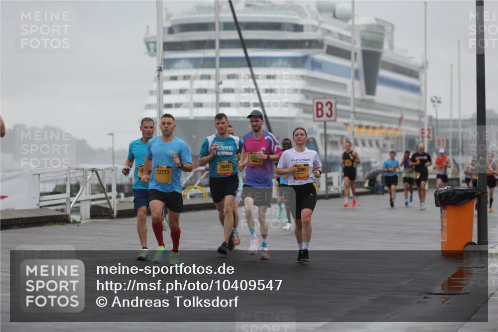 13.09.2026 - Kiel Lauf Andreas Tolksdorf http://msf.ph/oto/10409547 13.09.2026 11:42:31 Kiellinie 3, 2, 12772, 3643, 856, 11 meine-sportfotos.de
