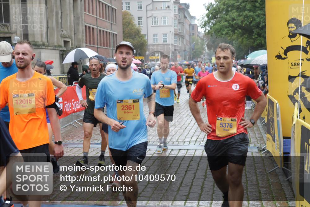 13.09.2026 - Kiel Lauf Yannick Fuchs http://msf.ph/oto/10409570 13.09.2026 10:38:28 Ziel 1192, 1974, 2505, 3307, 4241, 4411, 4514, 4659, 5136, 5425, 5440, 5706, 5780, 5982, 6774, 7235, 7463, 9049, 9246, 9459, 9470, 9761, 10044, 10343, 10652, 10807, 10959, 11108, 11303, 11590, 12276, 12366, 12776, 265, 701, 861, 1193, 1326, 2275, 2358, 2538, 2792, 2897, 3566, 4009, 4226, 4411, 4465, 4832, 5048, 5122, 5136, 5972, 6463, 6675, 6769, 7130, 7682, 7775, 7830, 8560, 8573, 9250, 9993, 10439, 10849, 11168, 12313, 12674, 69, 197, 843, 4052 meine-sportfotos.de