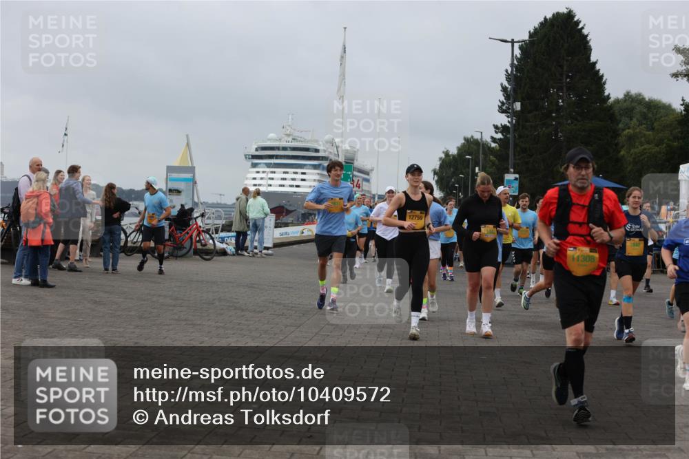 13.09.2026 - Kiel Lauf Andreas Tolksdorf http://msf.ph/oto/10409572 13.09.2026 10:01:00 Kiellinie 12759, 1940, 17, 391, 11308 meine-sportfotos.de