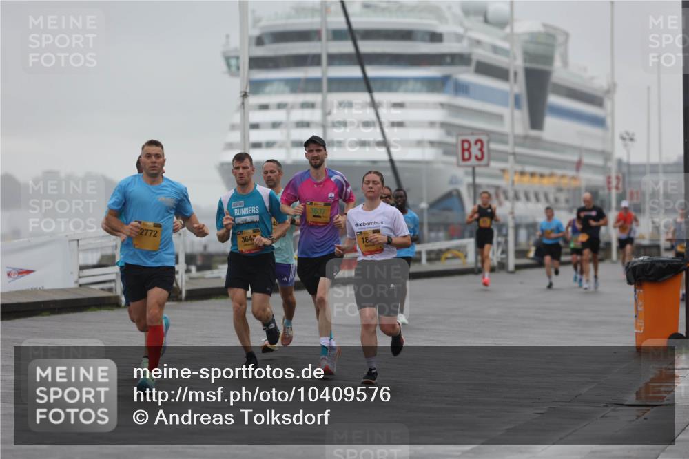 13.09.2026 - Kiel Lauf Andreas Tolksdorf http://msf.ph/oto/10409576 13.09.2026 11:42:32 Kiellinie 2772, 3643, 3637, 3 meine-sportfotos.de