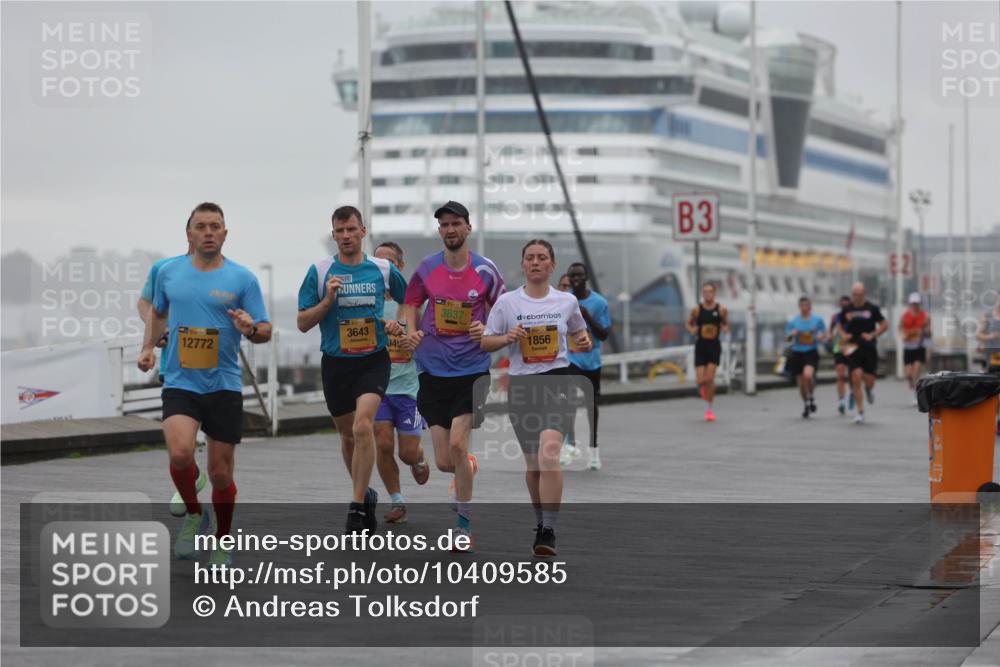 13.09.2026 - Kiel Lauf Andreas Tolksdorf http://msf.ph/oto/10409585 13.09.2026 11:42:32 Kiellinie 12772, 3637, 3643, 1856, 3 meine-sportfotos.de