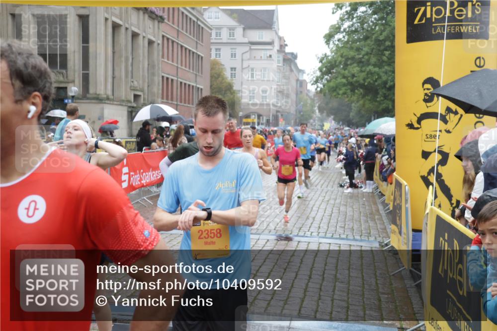 13.09.2026 - Kiel Lauf Yannick Fuchs http://msf.ph/oto/10409592 13.09.2026 10:38:31 Ziel 69, 197, 1192, 1974, 2505, 4052, 4241, 4514, 4576, 4659, 5425, 5440, 5706, 5780, 5982, 7235, 7463, 8324, 8687, 8942, 9049, 9246, 9459, 9470, 9761, 10044, 10343, 10652, 10807, 10959, 11108, 11303, 11590, 12276, 12366, 12776, 265, 701, 861, 1193, 2275, 2538, 2792, 2897, 3307, 3566, 4009, 4226, 4411, 4465, 4832, 5048, 5122, 5136, 5706, 5972, 6463, 6675, 6769, 6774, 7130, 7682, 7775, 7830, 8560, 8573, 9250, 9993, 10439, 10849, 10959, 11168, 12276, 12313, 12674, 843, 895 meine-sportfotos.de