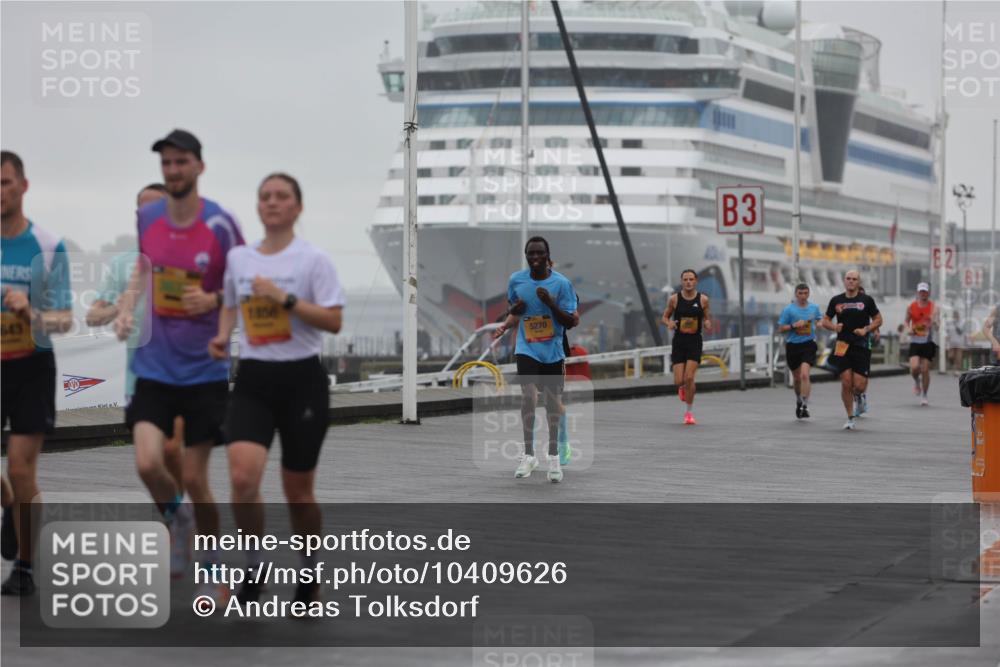 13.09.2026 - Kiel Lauf Andreas Tolksdorf http://msf.ph/oto/10409626 13.09.2026 11:42:34 Kiellinie 643, 5270, 3, 8, 2, 81 meine-sportfotos.de