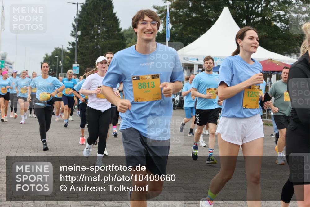 13.09.2026 - Kiel Lauf Andreas Tolksdorf http://msf.ph/oto/10409660 13.09.2026 10:01:05 Kiellinie 6543, 38, 8813, 13, 39, 1257 meine-sportfotos.de