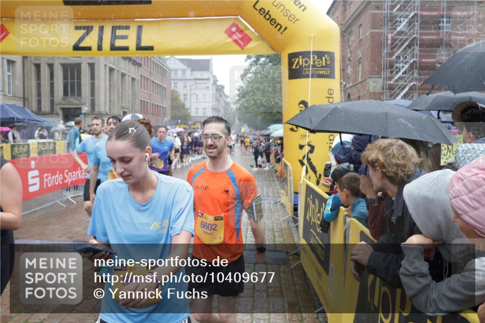 13.09.2026 - Kiel Lauf Yannick Fuchs http://msf.ph/oto/10409677 13.09.2026 10:39:55 Ziel 246, 523, 1147, 1371, 2159, 2525, 3322, 3593, 3770, 3949, 4824, 4845, 5816, 5942, 5985, 7180, 7200, 7259, 7379, 7466, 7472, 7837, 8139, 8207, 8805, 9080, 9294, 9534, 10156, 10337, 10596, 11003, 11250, 11426, 12118, 12415, 437, 860, 1237, 1496, 1631, 1733, 1945, 2159, 2170, 2514, 2863, 3110, 3243, 4248, 4296, 4301, 4812, 5202, 5295, 5677, 6033, 6044, 6744, 7259, 7381, 7444, 7466, 7616, 7807, 7904, 7936, 8207, 8892, 9169, 9170, 9493, 9992, 10010, 10580, 10734, 10872, 11258 meine-sportfotos.de