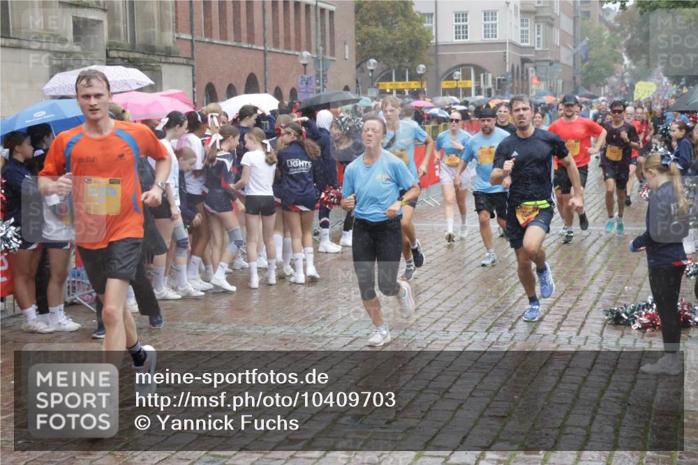 13.09.2026 - Kiel Lauf Yannick Fuchs http://msf.ph/oto/10409703 13.09.2026 10:40:11 Ziel 338, 1786, 1810, 2313, 4442, 4443, 4688, 4932, 5029, 7165, 7587, 7984, 8187, 9086, 9489, 9658, 10025, 10256, 10532, 10995, 11888, 12177, 12209, 12471, 246, 437, 523, 1147, 1371, 1496, 1631, 2159, 2514, 2525, 3110, 3322, 3593, 3770, 3949, 4248, 4301, 4824, 4845, 5816, 5942, 5985, 6033, 7180, 7200, 7259, 7379, 7466, 7472, 7837, 7904, 8139, 8207, 8805, 9080, 9169, 9170, 9294, 9534, 9992, 10156, 10337, 10596, 11003, 11250, 11258, 12415 meine-sportfotos.de