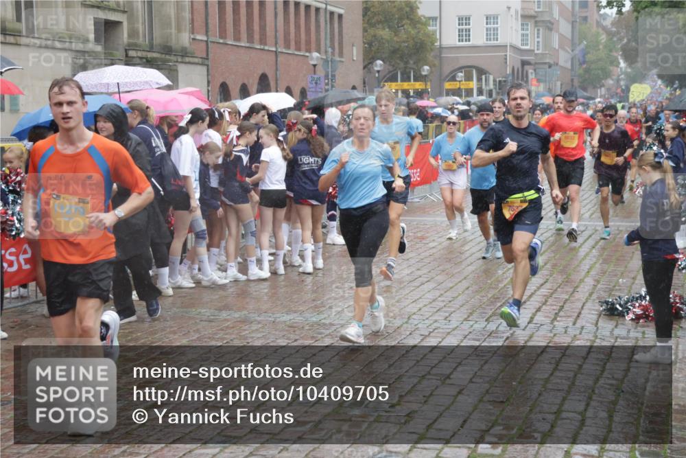 13.09.2026 - Kiel Lauf Yannick Fuchs http://msf.ph/oto/10409705 13.09.2026 10:40:11 Ziel 338, 1786, 1810, 2313, 4442, 4443, 4688, 4932, 5029, 7165, 7587, 7984, 8187, 9086, 9489, 9658, 10025, 10256, 10532, 10995, 11888, 12177, 12209, 12471, 246, 437, 523, 1147, 1371, 1496, 1631, 2159, 2514, 2525, 3110, 3322, 3593, 3770, 3949, 4248, 4301, 4824, 4845, 5816, 5942, 5985, 6033, 7180, 7200, 7259, 7379, 7466, 7472, 7837, 7904, 8139, 8207, 8805, 9080, 9169, 9170, 9294, 9534, 9992, 10156, 10337, 10596, 11003, 11250, 11258, 12415 meine-sportfotos.de
