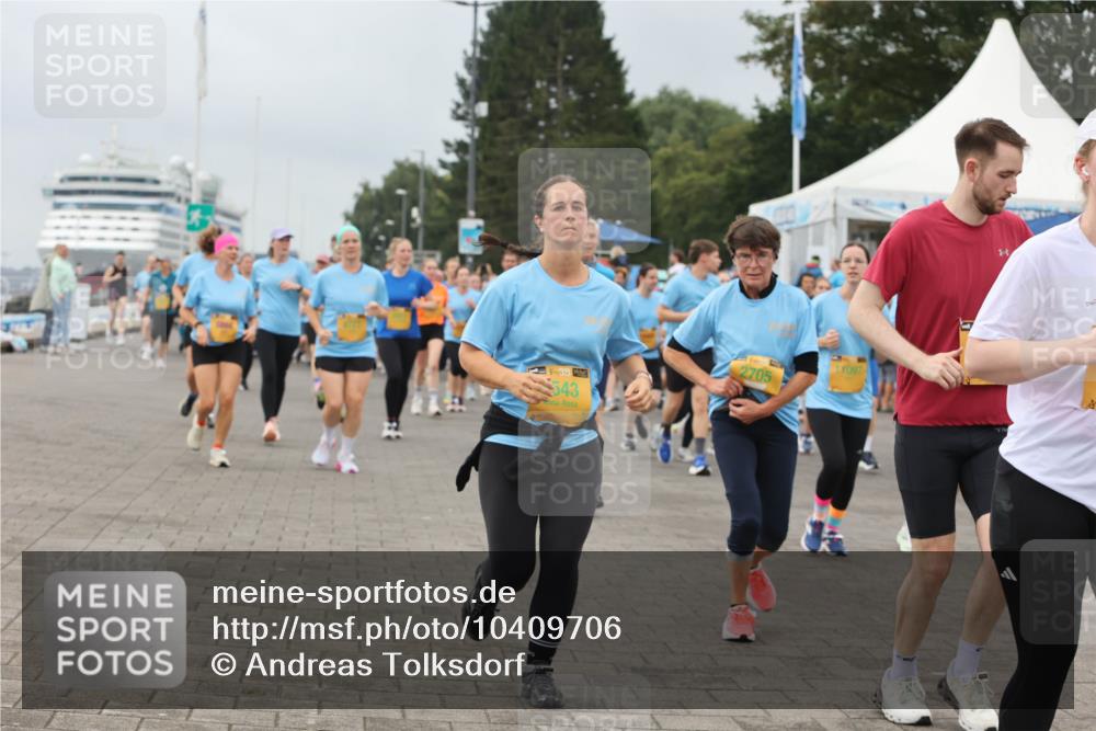 13.09.2026 - Kiel Lauf Andreas Tolksdorf http://msf.ph/oto/10409706 13.09.2026 10:01:07 Kiellinie 38, 543, 2705, 1097 meine-sportfotos.de