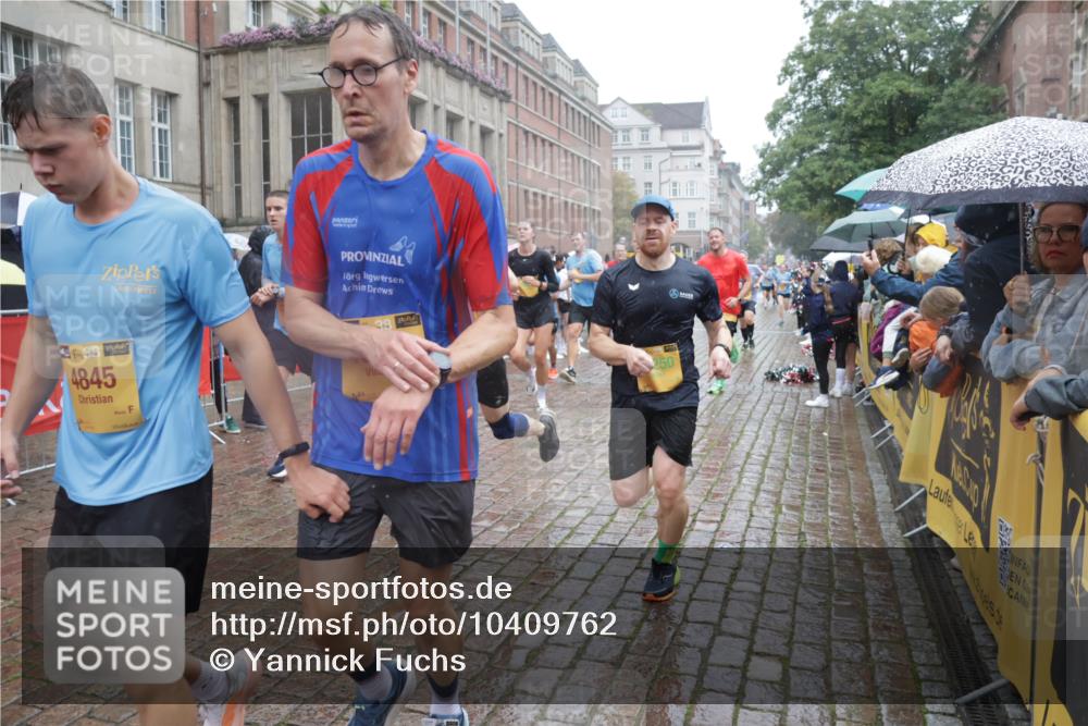 13.09.2026 - Kiel Lauf Yannick Fuchs http://msf.ph/oto/10409762 13.09.2026 10:40:27 Ziel 529, 1096, 1123, 1125, 1408, 1422, 1434, 1475, 1793, 1874, 2145, 2844, 2942, 4374, 4457, 5018, 5473, 5568, 5846, 6100, 7081, 7156, 7522, 8168, 8680, 8773, 9054, 9535, 9983, 10022, 10185, 10587, 10771, 10833, 10870, 11268, 11711, 12023, 12445, 246, 338, 523, 1371, 1786, 1810, 2313, 3322, 3770, 4374, 4442, 4443, 4457, 4688, 4824, 4845, 4932, 5029, 5816, 5942, 5985, 7165, 7200, 7587, 7837, 7984, 8139, 8168, 8187, 9086, 9534, 10025, 10156, 10337, 10596, 10995, 11003, 11250 meine-sportfotos.de