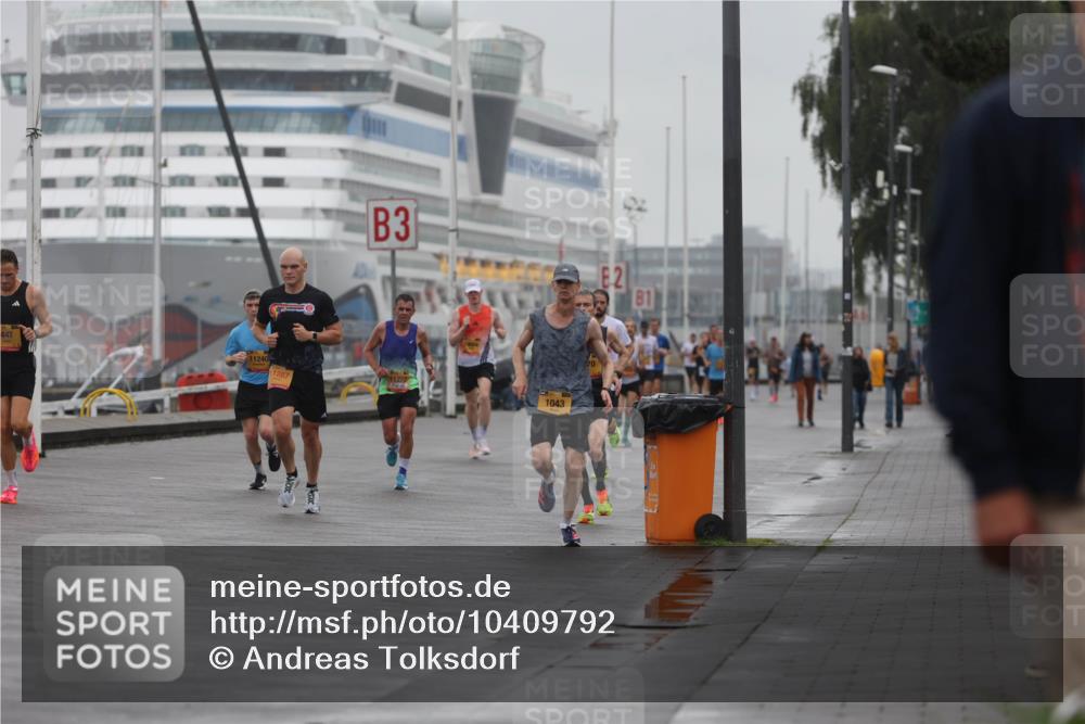 13.09.2026 - Kiel Lauf Andreas Tolksdorf http://msf.ph/oto/10409792 13.09.2026 11:42:40 Kiellinie 447, 11240, 3, 2, 1043, 70 meine-sportfotos.de