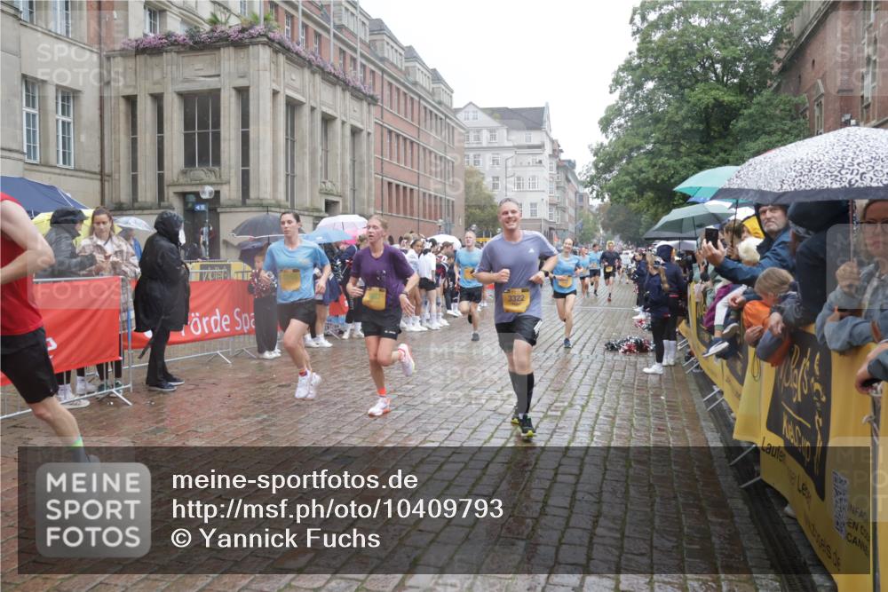 13.09.2026 - Kiel Lauf Yannick Fuchs http://msf.ph/oto/10409793 13.09.2026 10:40:30 Ziel 1096, 1123, 1125, 1408, 1422, 1434, 1475, 1793, 1874, 1985, 2145, 2844, 2942, 3339, 5018, 5473, 5568, 5846, 6100, 6632, 6635, 7081, 7522, 7636, 8680, 8773, 9054, 9535, 10022, 10185, 10587, 10771, 10833, 10870, 11268, 11598, 11668, 11697, 11711, 12023, 246, 338, 529, 1096, 1786, 1810, 2145, 2313, 3322, 3770, 4374, 4442, 4443, 4457, 4688, 4932, 5029, 5816, 5985, 7156, 7165, 7587, 7837, 7984, 8139, 8168, 8187, 9086, 10025, 10156, 10995, 11003, 3415, 3841, 246, 3322 meine-sportfotos.de