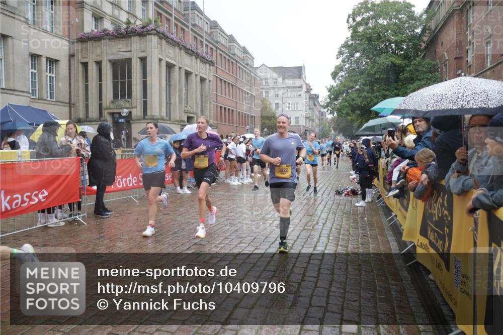 13.09.2026 - Kiel Lauf Yannick Fuchs http://msf.ph/oto/10409796 13.09.2026 10:40:30 Ziel 1096, 1123, 1125, 1408, 1422, 1434, 1475, 1793, 1874, 1985, 2145, 2844, 2942, 3339, 5018, 5473, 5568, 5846, 6100, 6632, 6635, 7081, 7522, 7636, 8680, 8773, 9054, 9535, 10022, 10185, 10587, 10771, 10833, 10870, 11268, 11598, 11668, 11697, 11711, 12023, 246, 338, 529, 1096, 1786, 1810, 2145, 2313, 3322, 3770, 4374, 4442, 4443, 4457, 4688, 4932, 5029, 5816, 5985, 7156, 7165, 7587, 7837, 7984, 8139, 8168, 8187, 9086, 10025, 10156, 10995, 11003, 3415, 3841, 246, 3322 meine-sportfotos.de