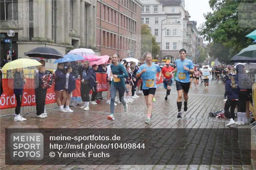 13.09.2026 - Kiel Lauf Yannick Fuchs http://msf.ph/oto/10409844 13.09.2026 10:40:35 Ziel 837, 1037, 1123, 1125, 1408, 1434, 1793, 1874, 1985, 2844, 2942, 3339, 3524, 5018, 5086, 5473, 5568, 5846, 6100, 6397, 6632, 6635, 6709, 7081, 7537, 7636, 8338, 8773, 10022, 10587, 10833, 11266, 11268, 11598, 11668, 11697, 11711, 11715, 11839, 12023, 12122, 12194, 12568, 338, 529, 1096, 1422, 1434, 1475, 1786, 1810, 2145, 2313, 4374, 4442, 4443, 4457, 4688, 4932, 5029, 6100, 7156, 7165, 7522, 7587, 7984, 8168, 8187, 9086, 10025, 10995, 11003, 3415, 3841, 246, 3322 meine-sportfotos.de