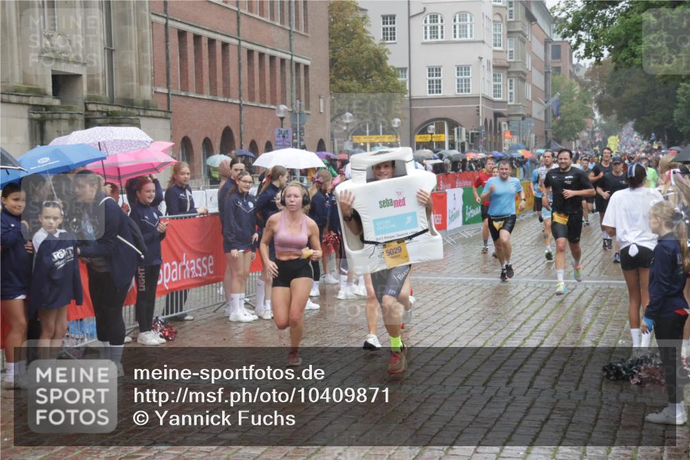 13.09.2026 - Kiel Lauf Yannick Fuchs http://msf.ph/oto/10409871 13.09.2026 10:40:39 Ziel 337, 837, 1037, 1123, 1125, 1603, 1793, 1985, 2096, 2942, 3339, 3524, 5018, 5086, 5473, 5846, 6397, 6632, 6635, 6709, 7537, 7636, 8200, 8338, 8773, 8868, 10022, 11229, 11266, 11268, 11598, 11668, 11697, 11715, 11839, 12017, 12023, 12026, 12122, 12194, 12568, 338, 529, 1096, 1123, 1408, 1422, 1434, 1475, 1810, 1874, 2145, 2313, 2844, 4374, 4442, 4443, 4457, 4688, 4932, 5029, 5568, 6100, 7081, 7156, 7165, 7522, 7587, 7984, 8168, 8187, 9086, 3415, 3841, 246, 3322 meine-sportfotos.de