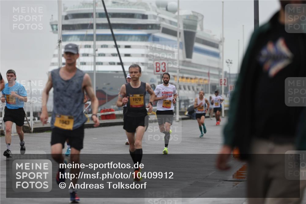 13.09.2026 - Kiel Lauf Andreas Tolksdorf http://msf.ph/oto/10409912 13.09.2026 11:42:44 Kiellinie 11240, 1043, 3, 1970, 2088, 2 meine-sportfotos.de