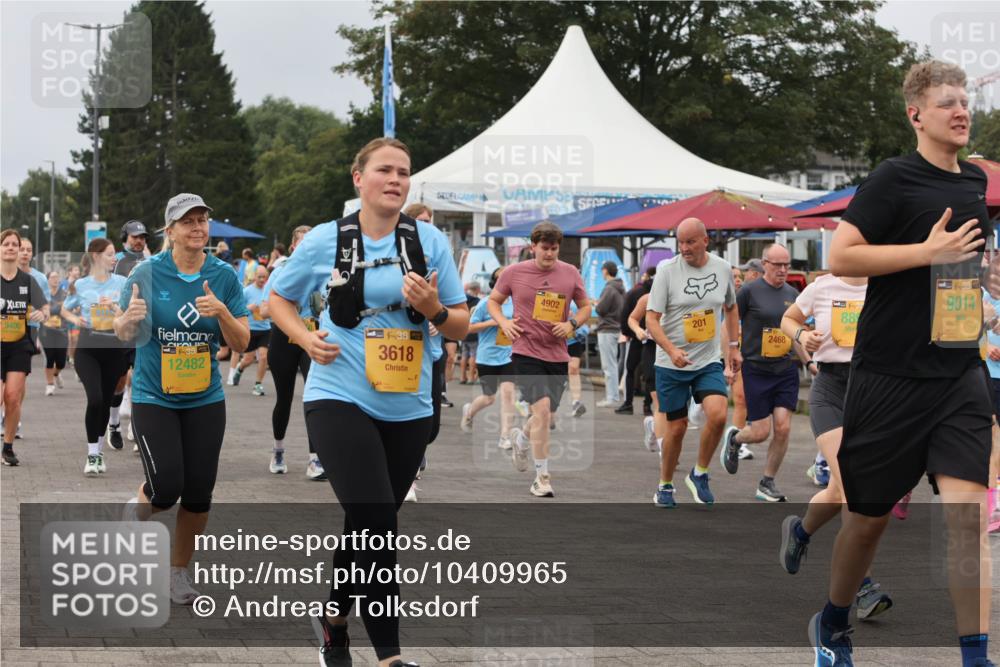 13.09.2026 - Kiel Lauf Andreas Tolksdorf http://msf.ph/oto/10409965 13.09.2026 10:01:16 Kiellinie 9400, 12482, 138, 3618, 4902, 201, 2468, 88, 4, 39, 9014 meine-sportfotos.de